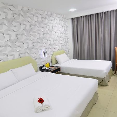 Hotel Avenue Куантан Номер фото