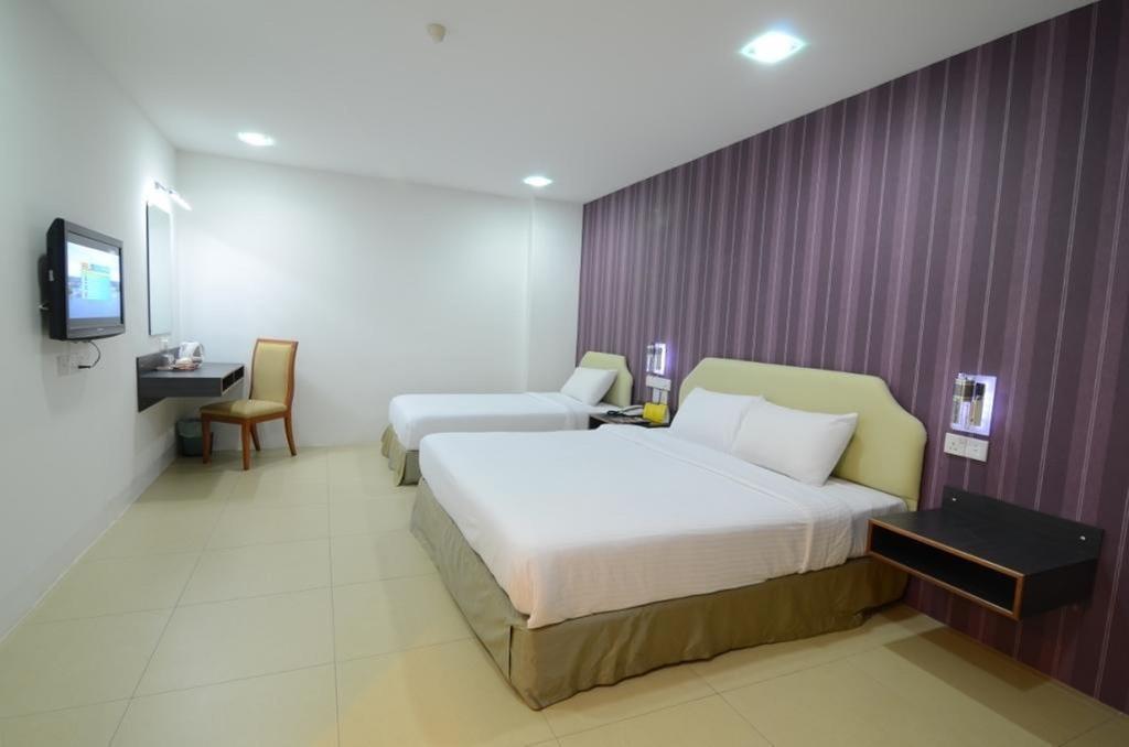 Hotel Avenue Куантан Экстерьер фото